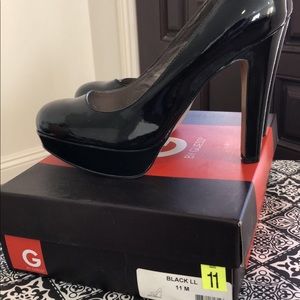 Guess 6” black leather pump heel